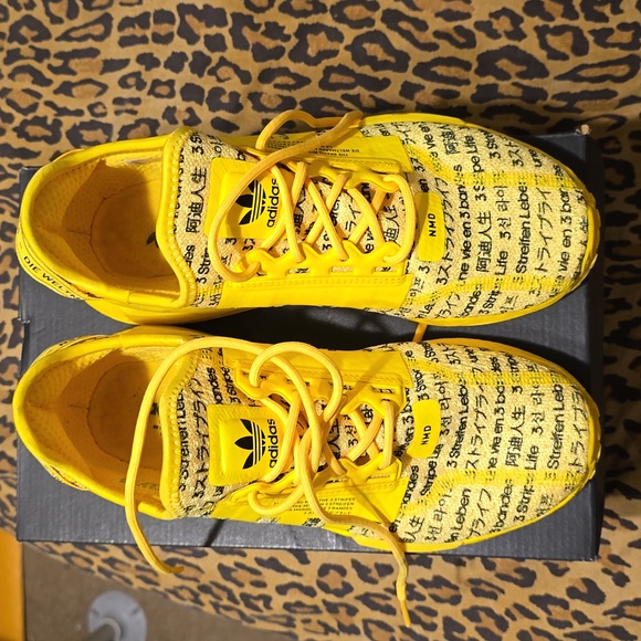 Sneakers - Picture 3 of 5